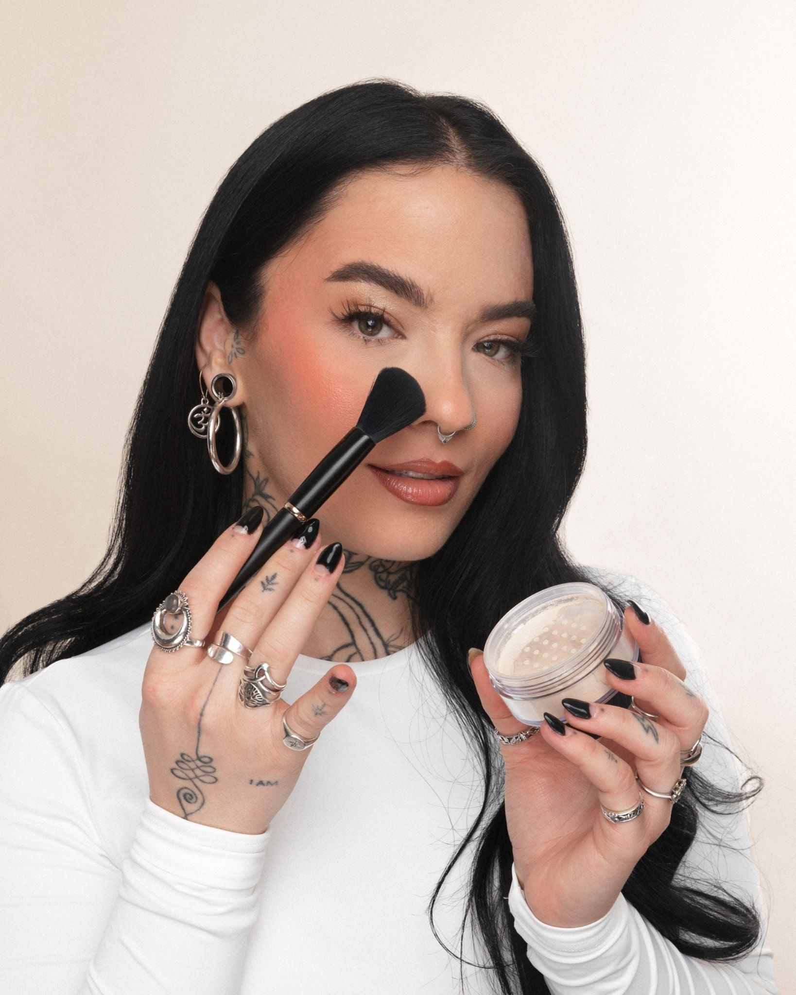 Loose Setting Powder and K04 Brush - KASH Beauty