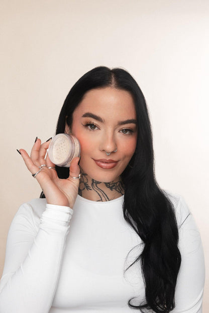 Loose Setting Powder and K04 Brush - KASH Beauty