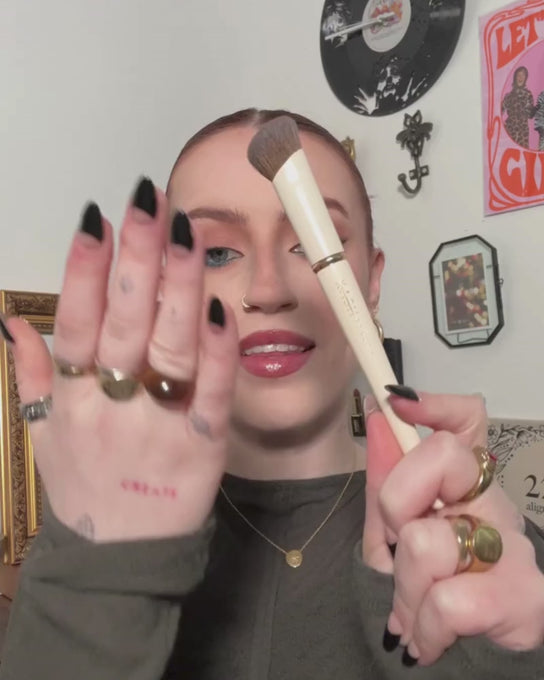 AURA Skin Concealer & K15 Brush Bundle